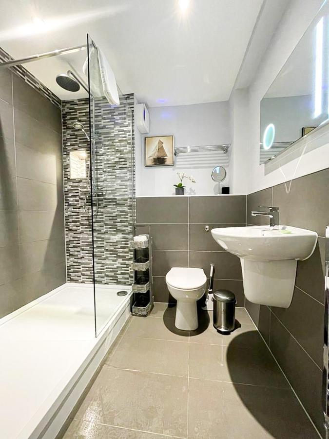 Modern 3 Bedroom Apartment, West End Edinburg Exteriör bild